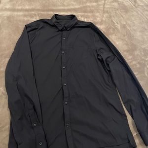 LuLuLemon Men’s On The Move Long Sleeve Button Down Shirt (size L; black)